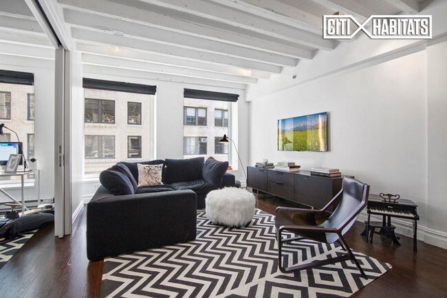 Building Photo - 148 W 28th St