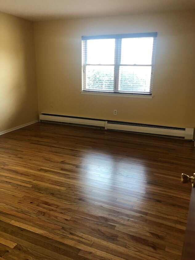 90 Stonehurst Blvd Unit D, Freehold, NJ 07728 Condo for Rent in