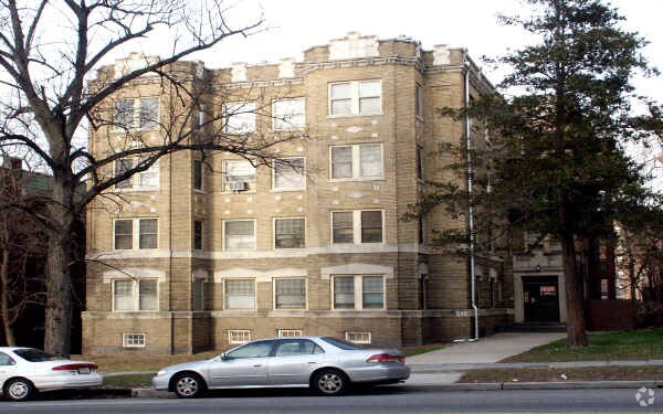 Primary Photo - 540 Park Ave