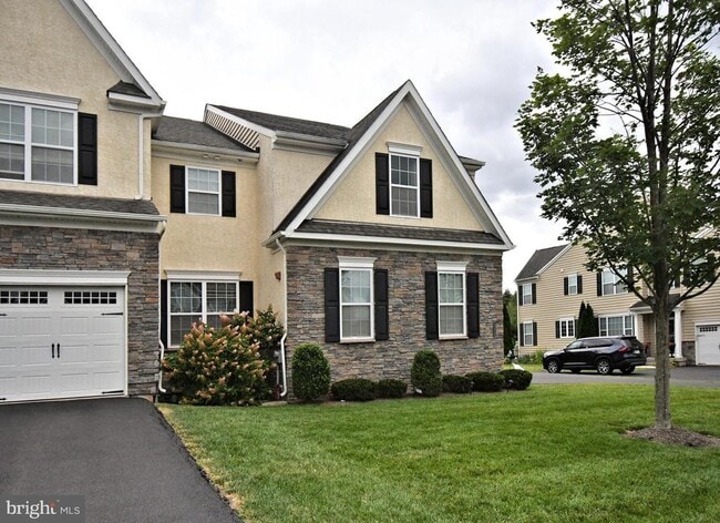 Building Photo - 2007 Pleasant Valley Dr