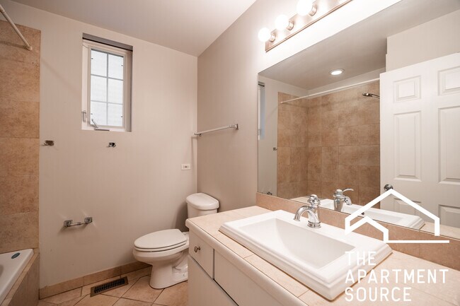 Foto del edificio - 2933 N Ridgeway Ave