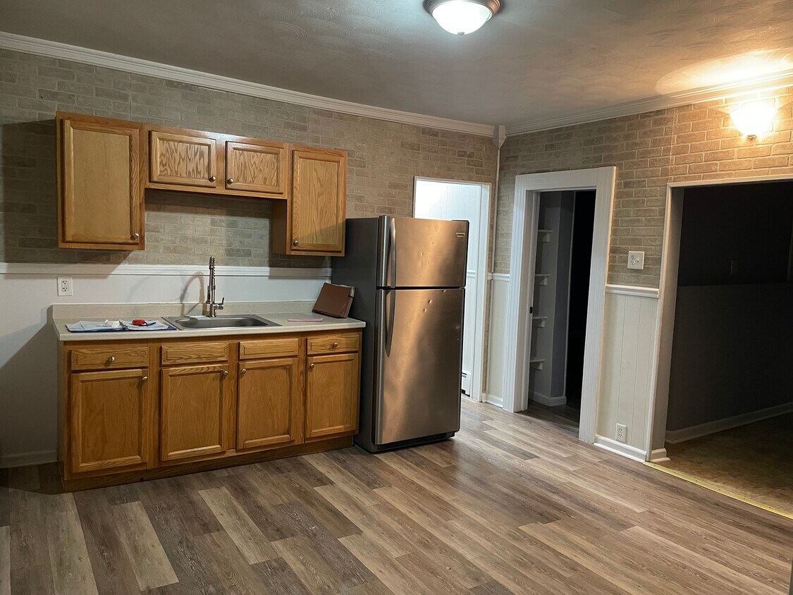 Foto principal - 134 Monroe St
