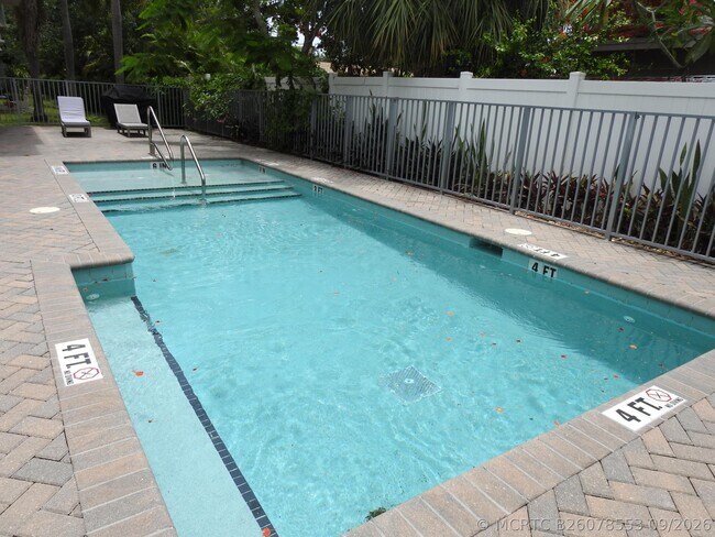 Foto del edificio - 1550 NE 34th Ct