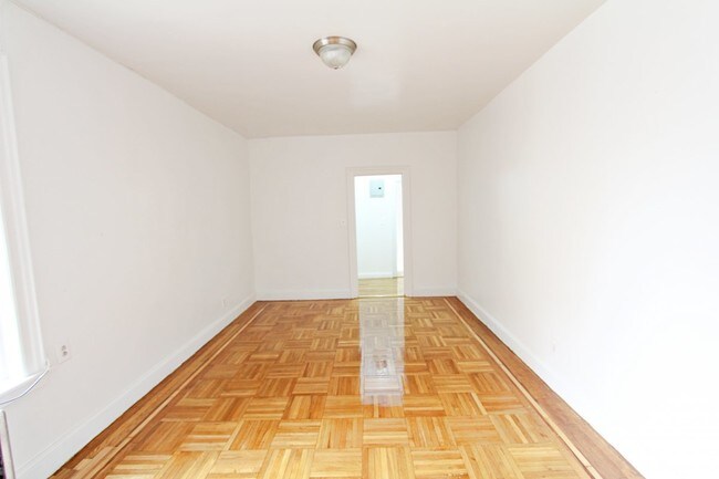 Foto del edificio - 250 E Gun Hill Rd