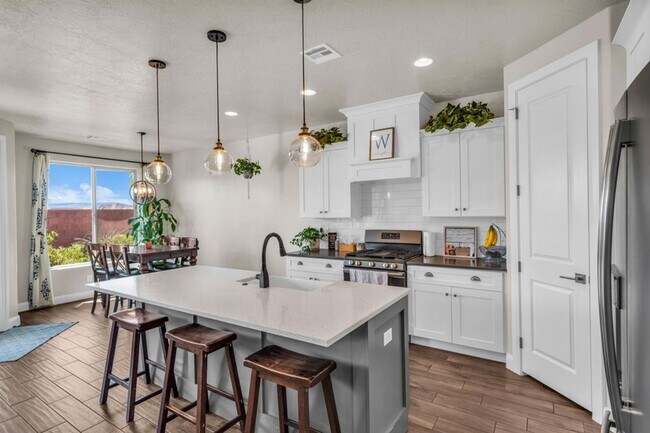 Building Photo - Beautiful 3 bed 2 bath Home!