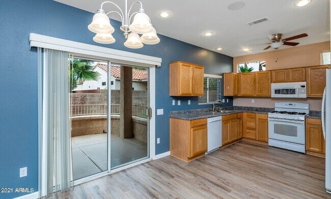 Foto del edificio - 15413 W Domingo Ln