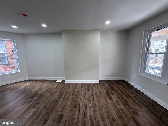 Foto del edificio - 5612 Rodman St