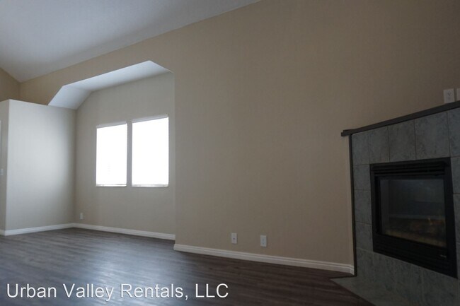 Foto del edificio - 3 br, 2.5 bath House - 925 E Old Williams Ct.