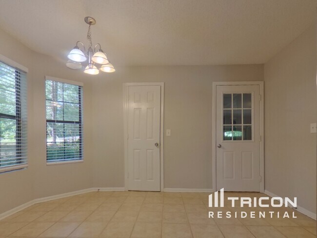 Building Photo - 2435 Sheridan Ct