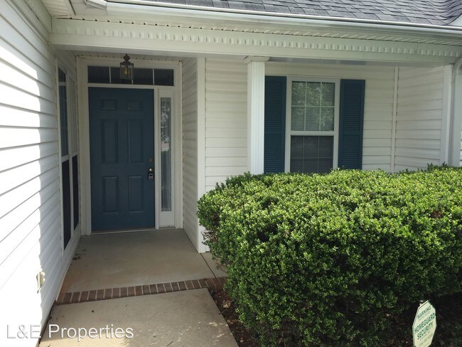 Foto del edificio - 3 br, 2 bath House - 108 W Walnut Avenue