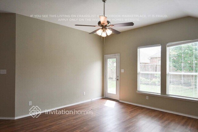 Foto del edificio - 1007 Grimes Dr