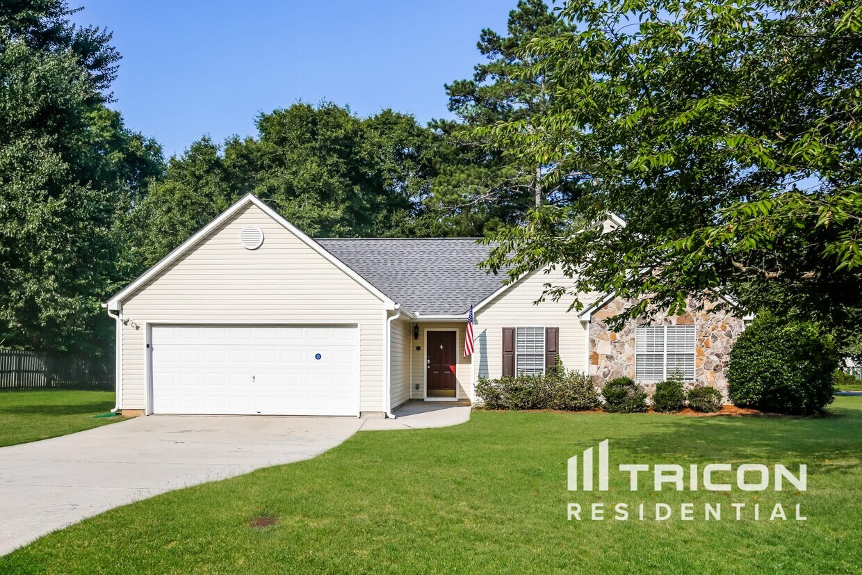 4245 Perrinton Trail Loganville GA House Rental in Loganville, GA