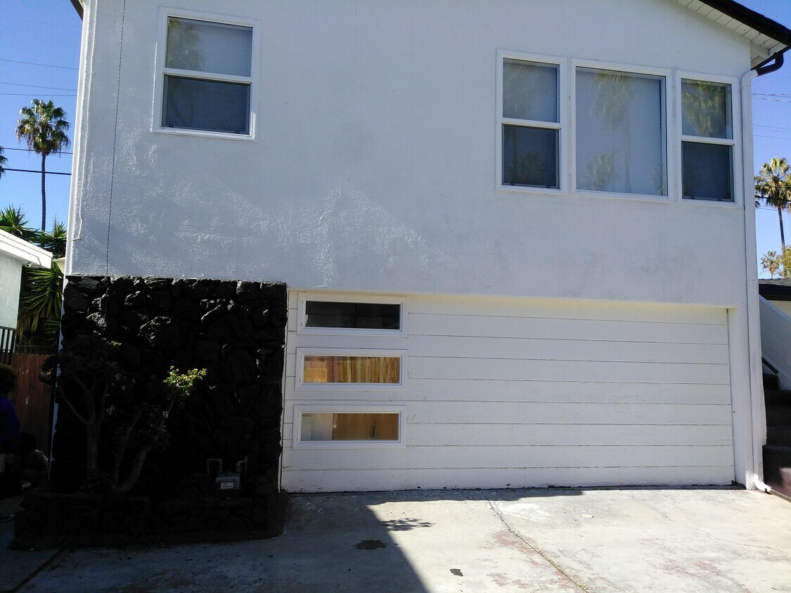 Lower Level Only - 5735 S Rimpau Blvd