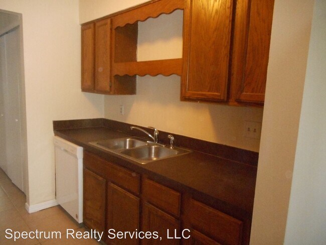 Building Photo - 480 Bentwood Ln