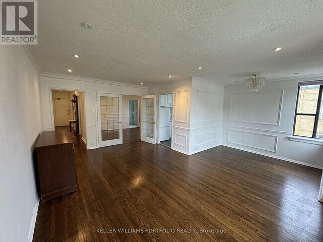 Photo du bâtiment - 150 Farnham Ave