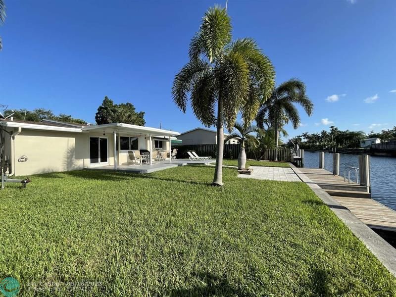 Foto principal - 3331 NW 18th Ave