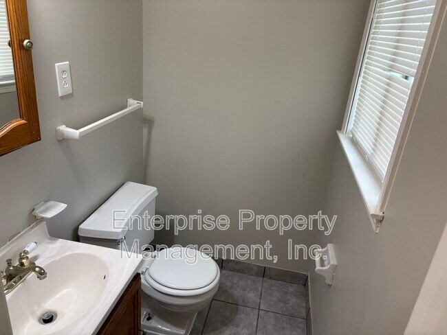 Building Photo - 3437 Ridgemont Ave