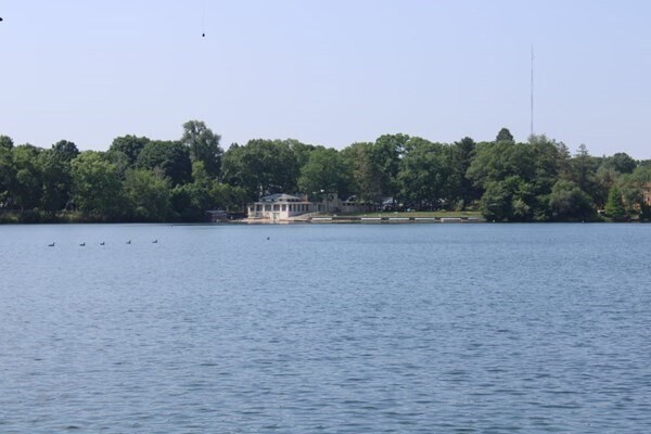 Foto del edificio - 246 Lake Ave