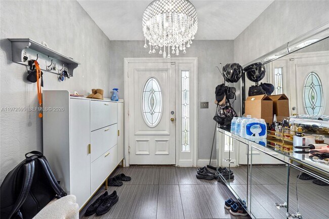 Foto del edificio - 2534 Monroe St