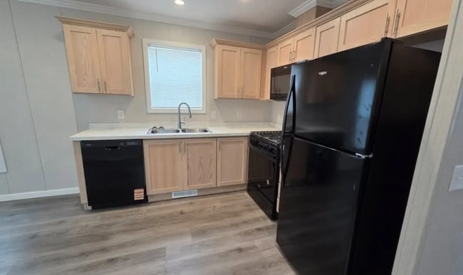 Building Photo - 402 Deerfield Ln