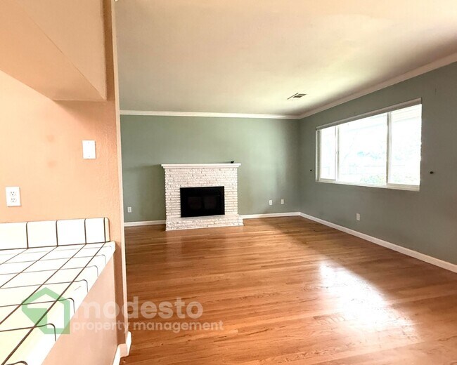 Foto del edificio - 1723 Silkwood Dr