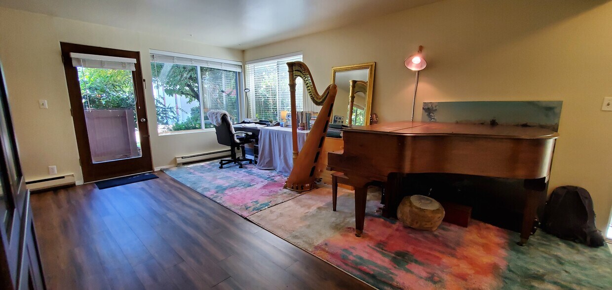 Primary Photo - 6515 35th Ave NE