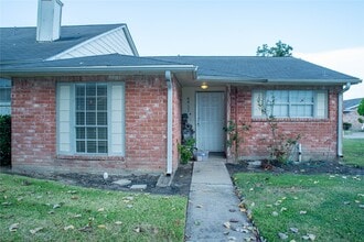 Building Photo - 6411 S Briar Bayou Dr