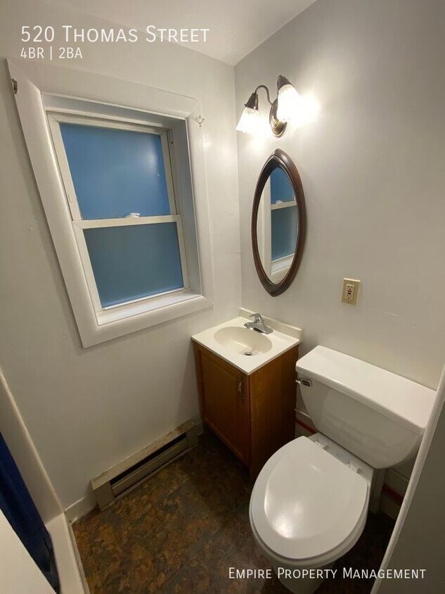Building Photo - 4 Bedroom / 2 Bathroom Home in Bethlehem!