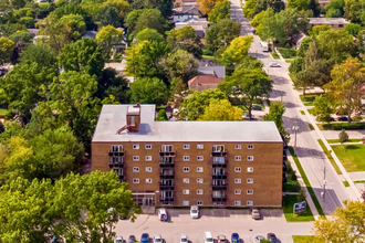 Building Photo - Chelsea Manor