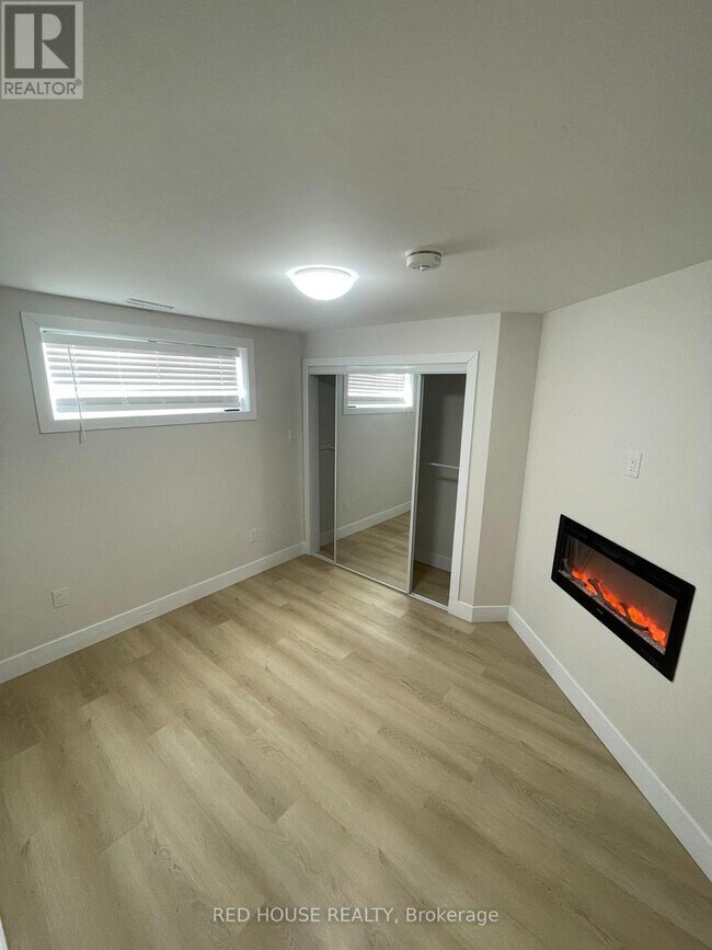 Photo du bâtiment - 323 Huntsmill Blvd