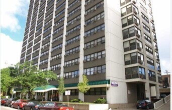 Building Photo - 510 W Belmont Ave