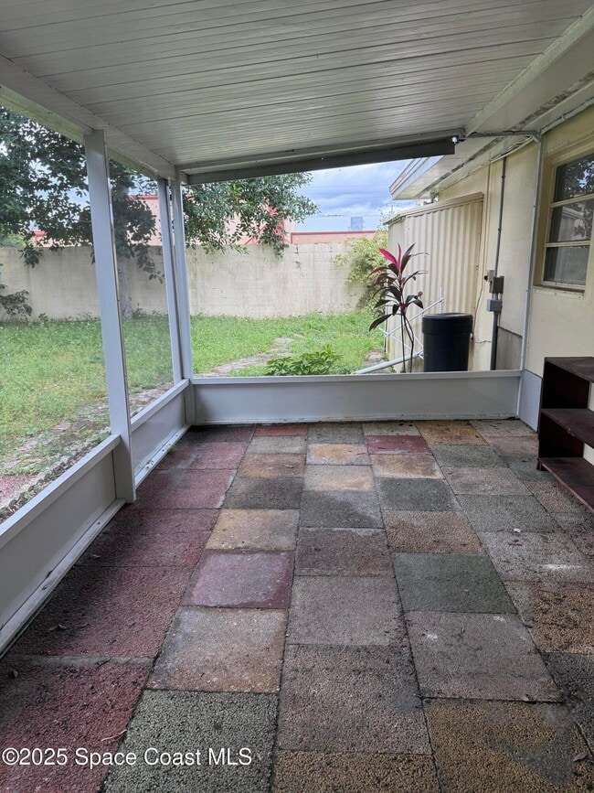 Foto del edificio - 1970 Knotty Pine Rd