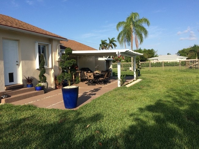 Foto del edificio - Equine property redlands fully furnished!