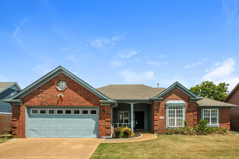 Foto principal - 7852 Tankerston Dr