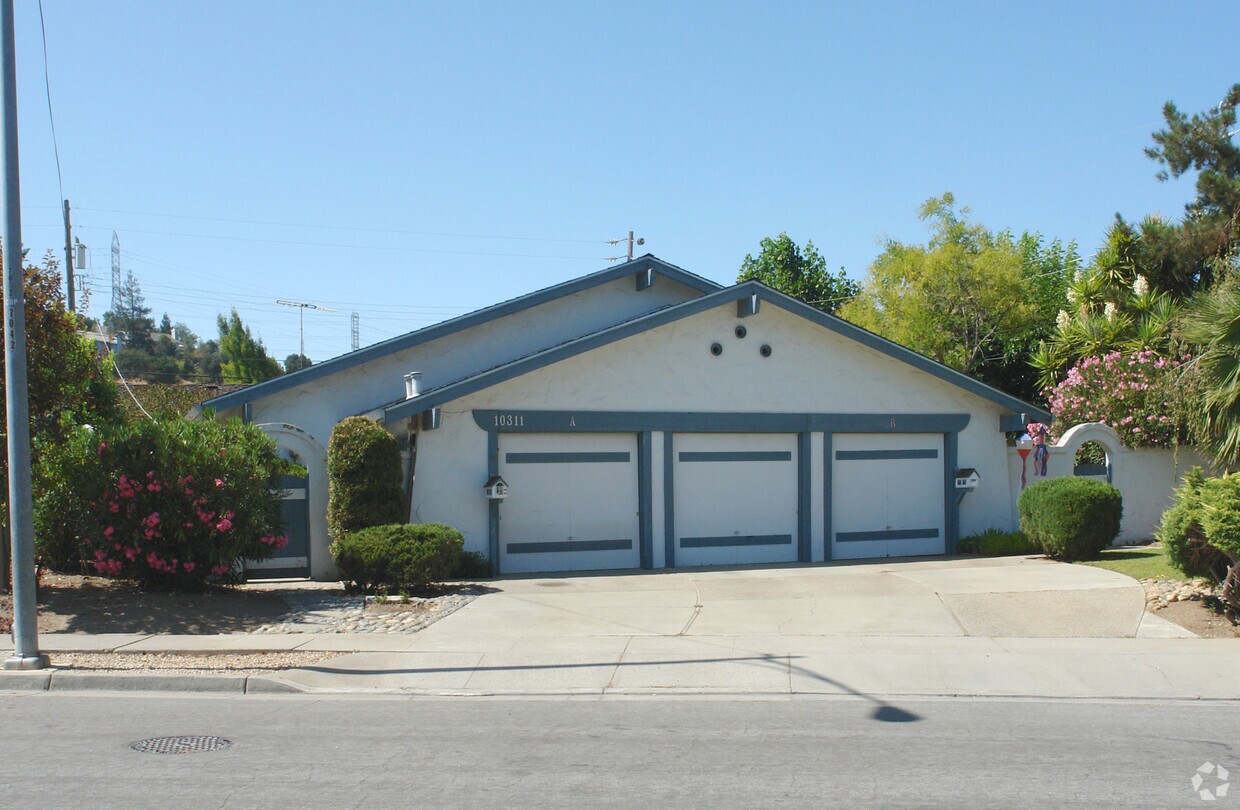 Building Photo - 10311 Lockwood Dr