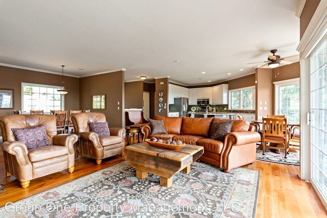 Foto del edificio - 4 br, 3 bath House - 5802 W. Hill Rd.