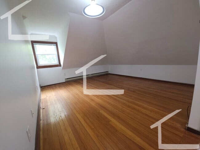 Building Photo - 24 Greenough St
