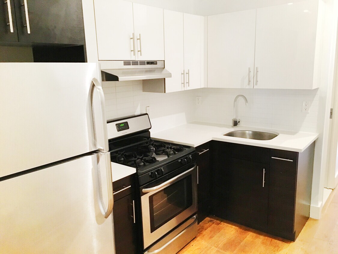 Primary Photo - 867 Halsey St