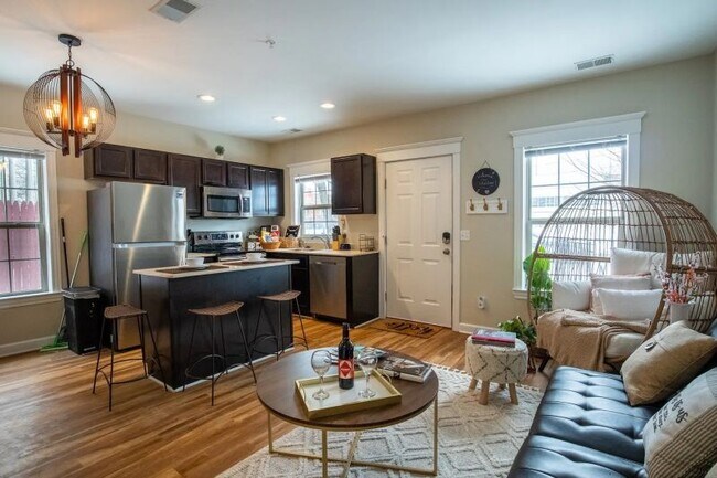 Interior - 710 E Ferry St