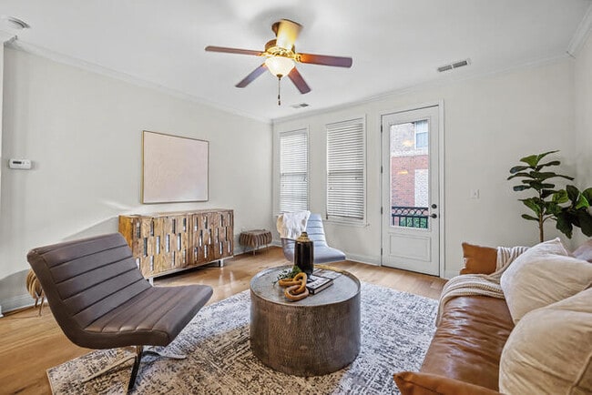 Building Photo - $500 off the first month’s rent! 2 Bed/4 Bath Condo with Detached Garage / Pet-Friendly / Availab...