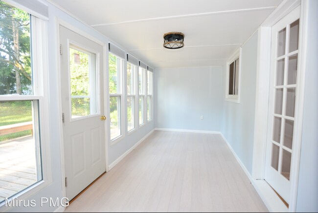 Building Photo - 4 br, 2 bath House - 810 Elm Street