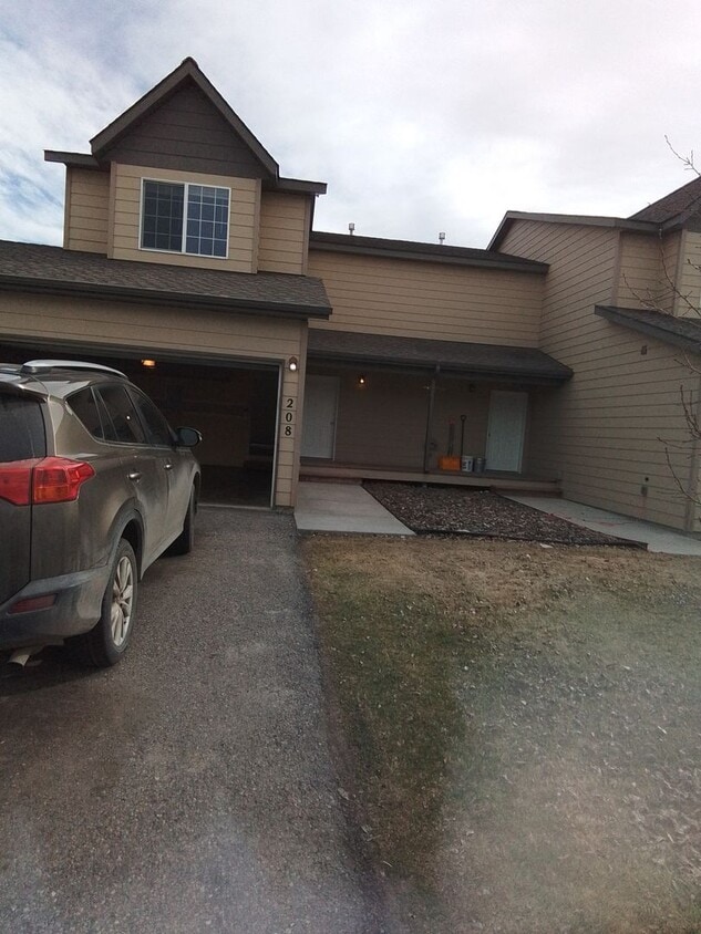 Primary Photo - Great property 3bed, 2bath,