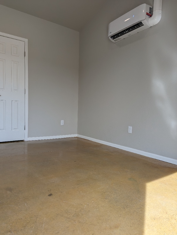 Building Photo - 651 S Union St