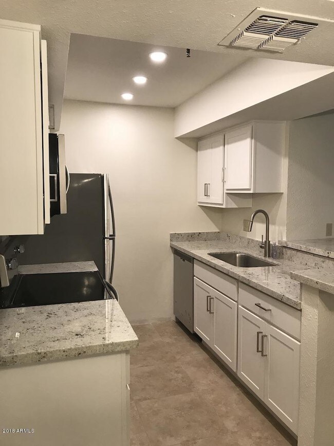 Foto del edificio - 4444 E Paradise Village Pkwy N