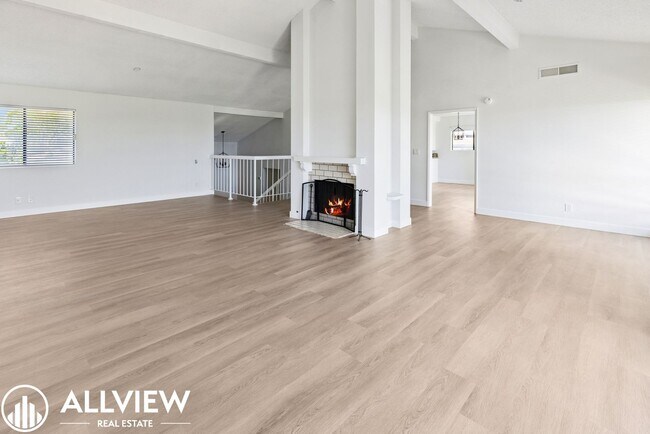 Building Photo - Recently Renovated Two-Story Home in Jasmi...