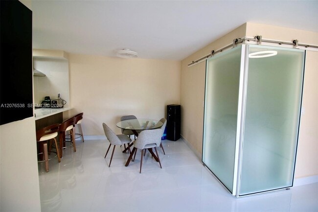 Building Photo - 1255 Collins Ave