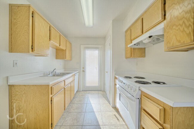 Building Photo - 1308 Reddick Ln