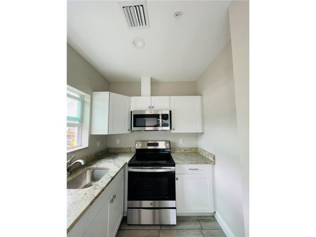 Primary Photo - 1216 NW 6th Ct