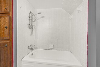 Building Photo - 225 St Cloud Dr