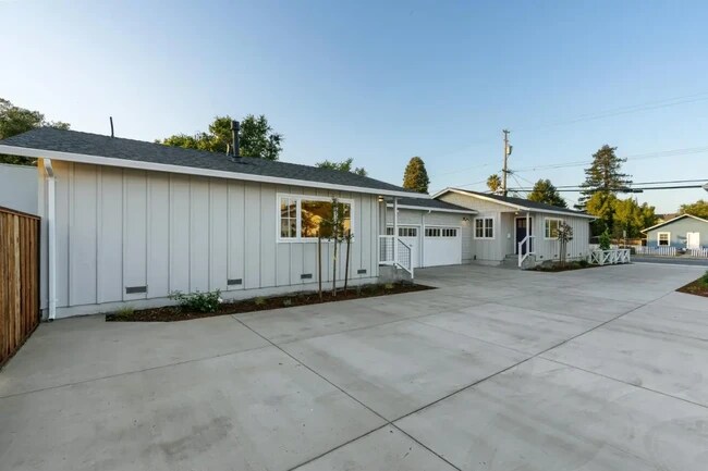 Building Photo - 1415 Seabright Ave
